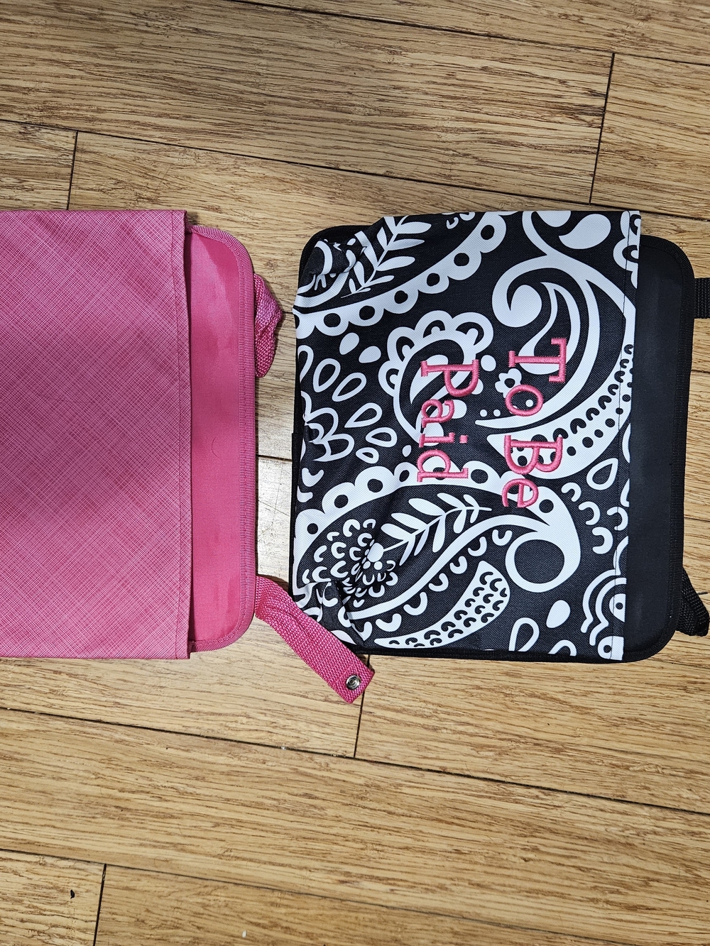 thirty-one Black & White Paisley Organizer with Pink Accents